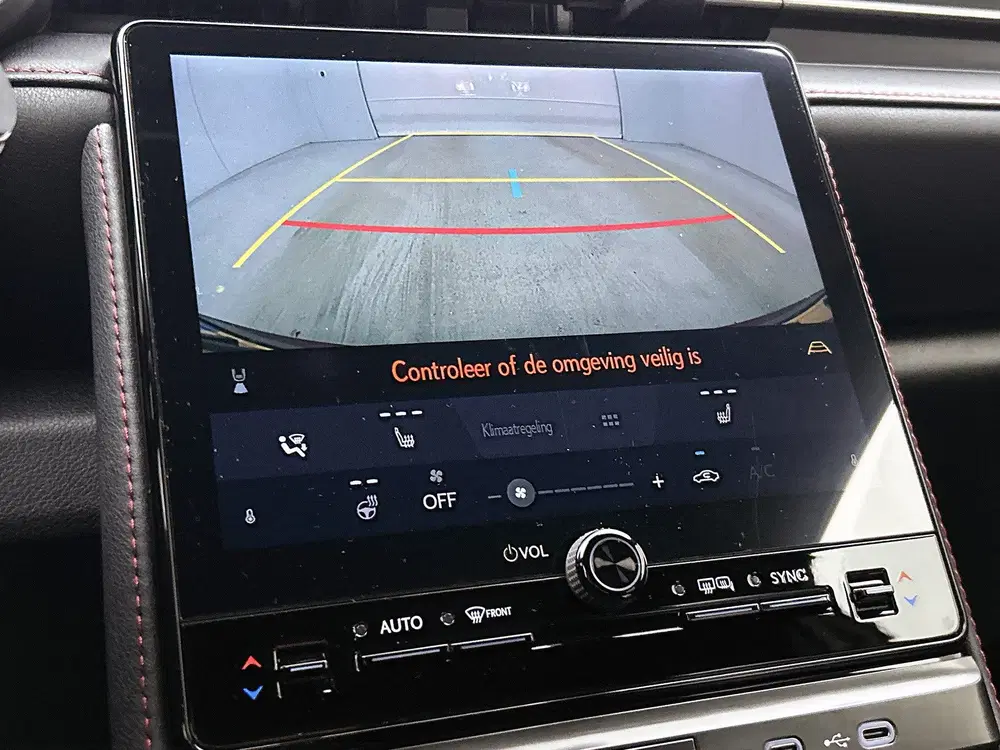 Lexus LBX Emotion 2WD uit 2025, foto 8