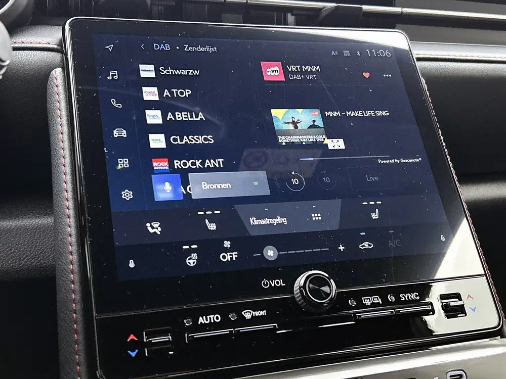 Lexus LBX Emotion 2WD uit 2025, foto 9