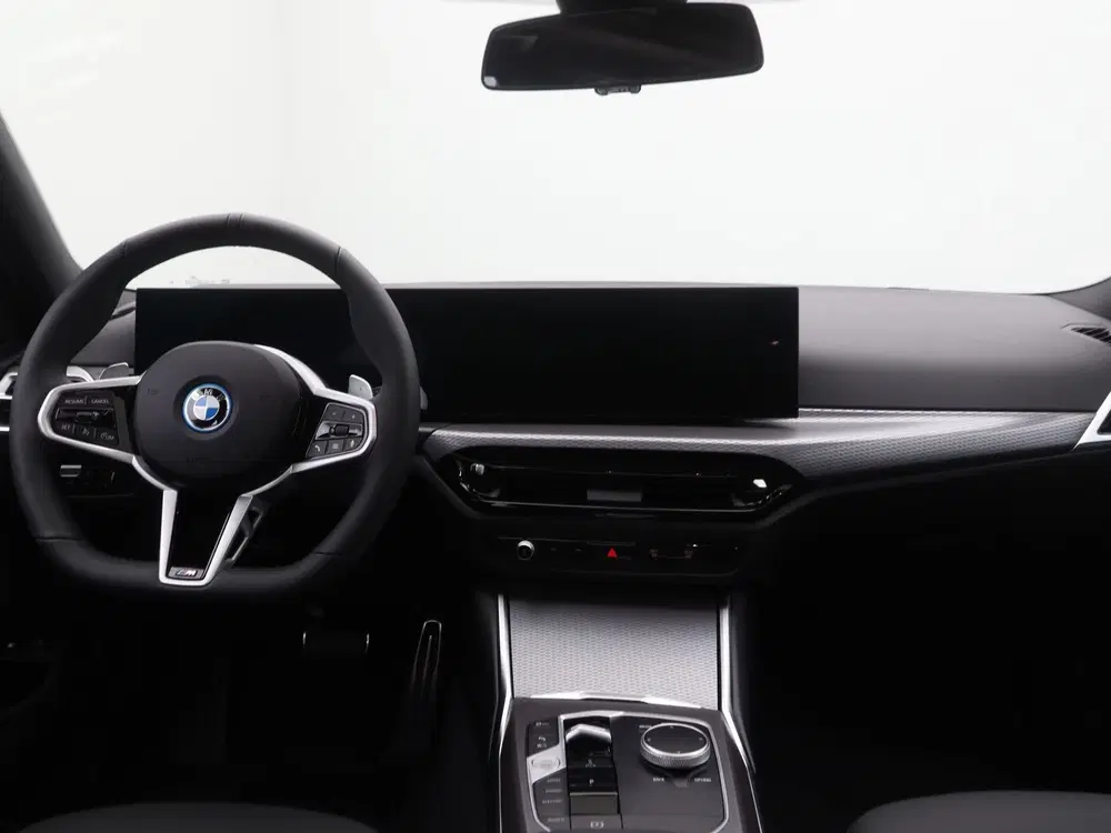 BMW 3-serie 330e Touring Accu conditie 100% (bj 2026) uit 2026, foto 14
