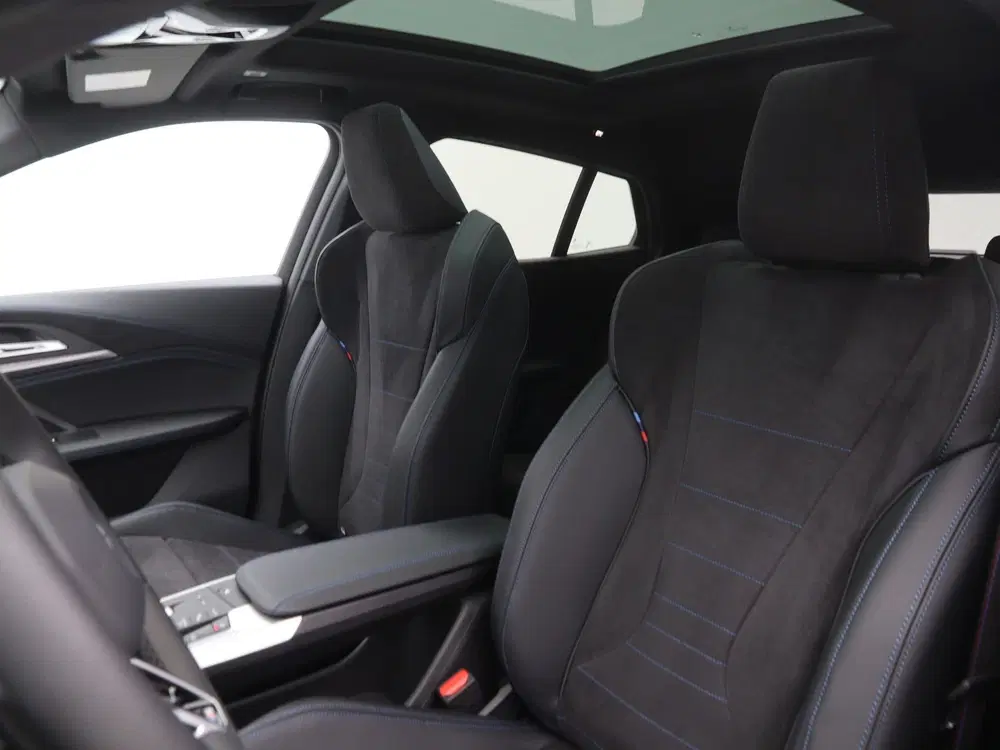 BMW iX2 eDrive20 67 kWh M Sport Pro (bj 2026 uit 2026, foto 3