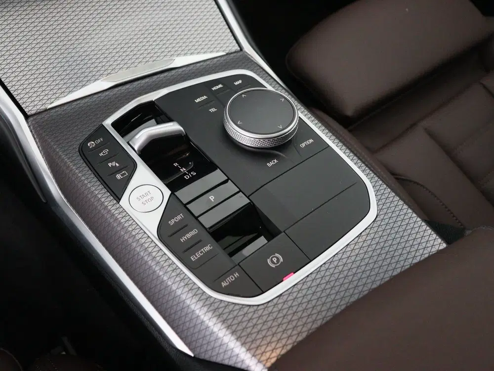 BMW 3-serie 330e Touring M-Sport Pro uit 2026, foto 9