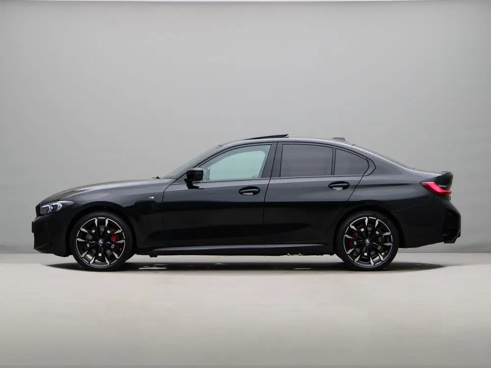 BMW 3-serie 330e Sedan M-Sport Pro uit 2026, foto 12