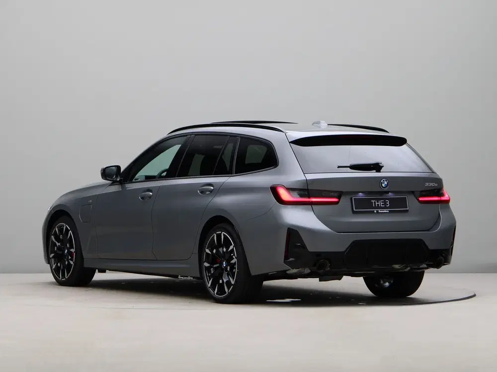 BMW 3-serie 330e Touring M Sport Pro uit 2026, foto 11