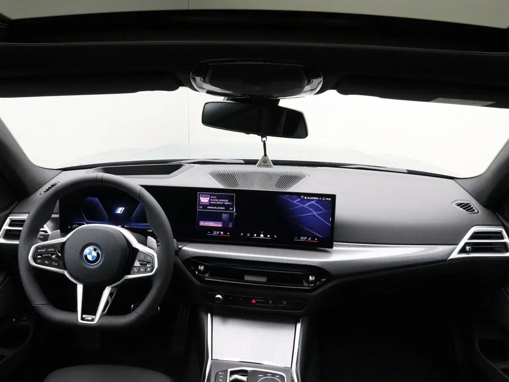 BMW 3-serie 330e Touring M Sport Pro uit 2026, foto 13