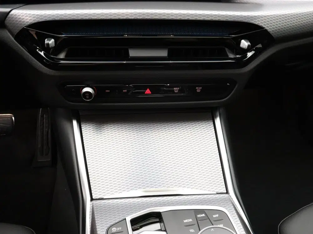 BMW 3-serie 330e Touring M Sport Pro uit 2026, foto 14