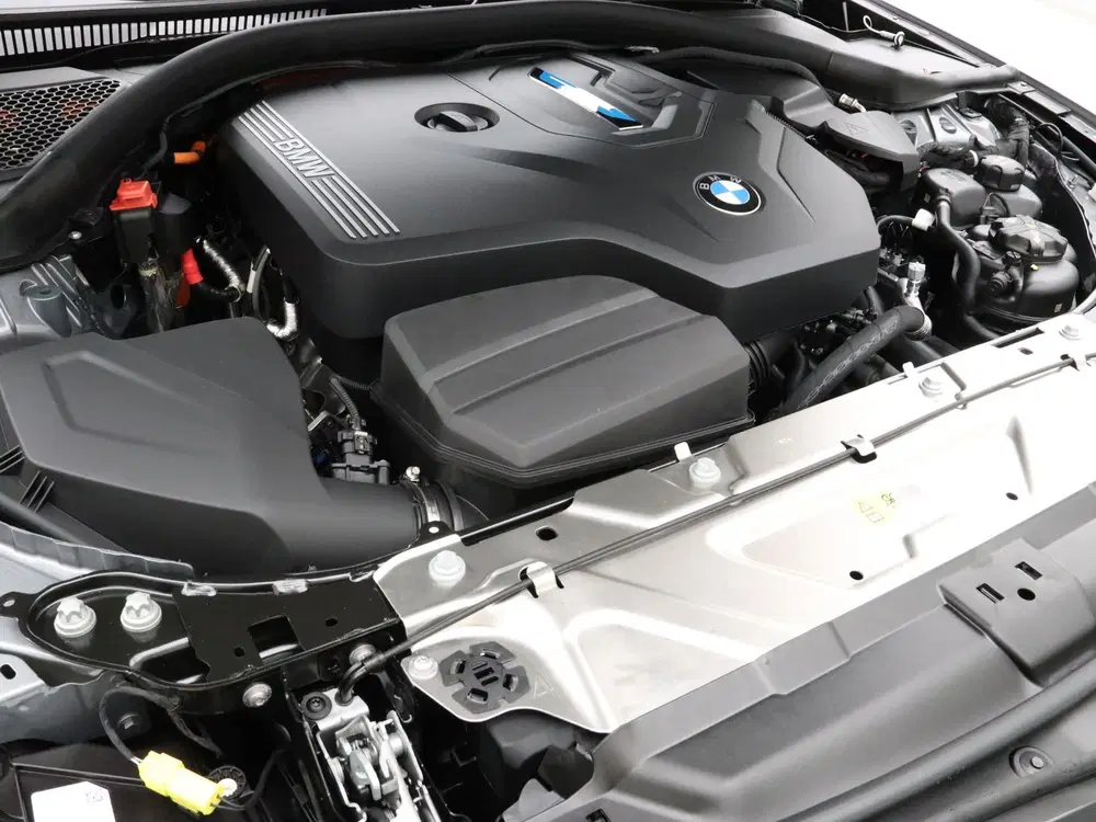 BMW 3-serie 330e Touring M Sport Pro uit 2026, foto 4