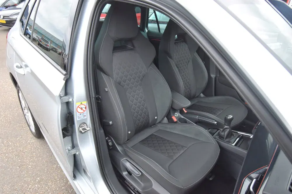 Skoda Kamiq 1.0 TSI Sport Business uit 2023, foto 10
