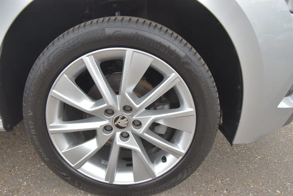 Skoda Kamiq 1.0 TSI Sport Business uit 2023, foto 5