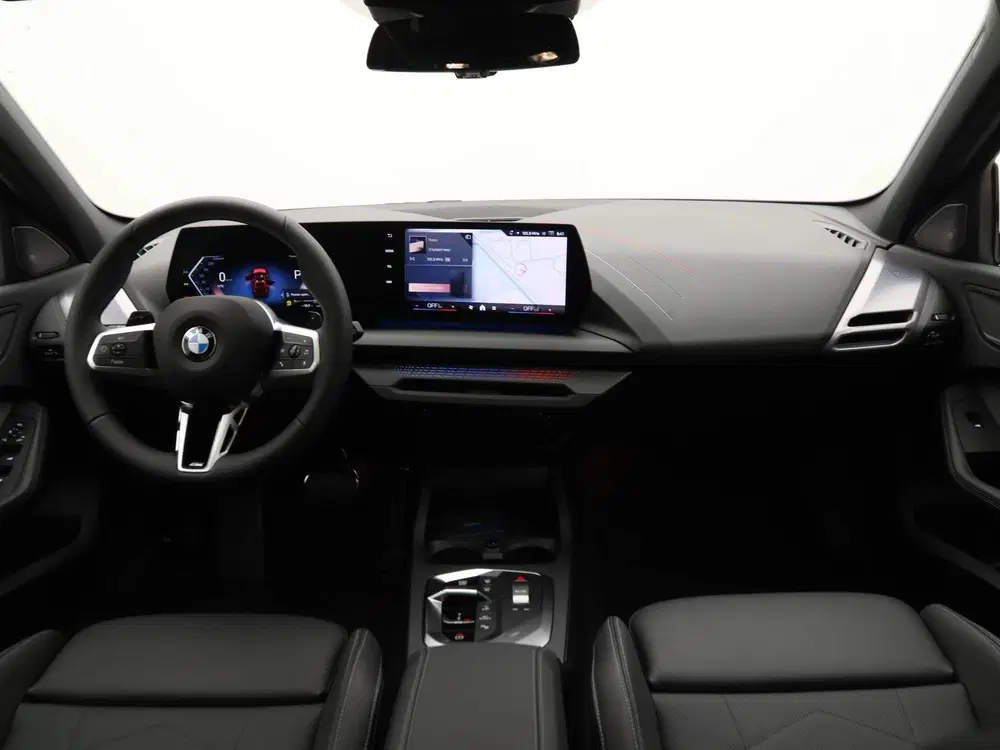 BMW 1-serie 120 M Sport uit 2025, foto 13