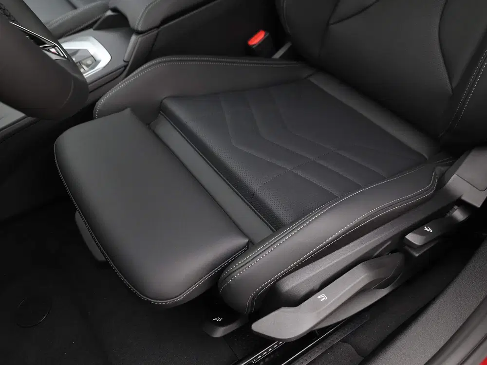 BMW 1-serie 120 M Sport uit 2025, foto 14