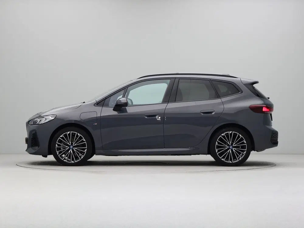 BMW 2-serie 230e Active Tourer xDrive M Sport uit 2025, foto 13