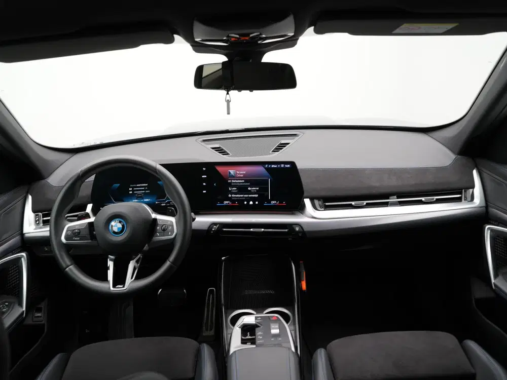 BMW X1 xDrive25e M Sport uit 2025, foto 13
