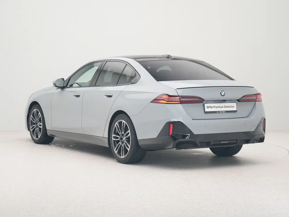 BMW 5-serie 520i Sedan M Sport Pro uit 2023, foto 10