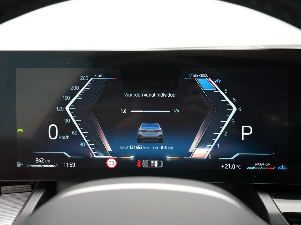 BMW 5-serie 520i Sedan M Sport Pro uit 2023, foto 3