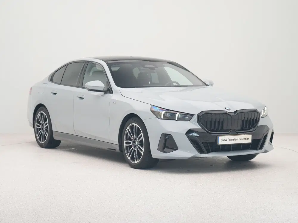 BMW 5-serie 520i Sedan M Sport Pro uit 2023, foto 6