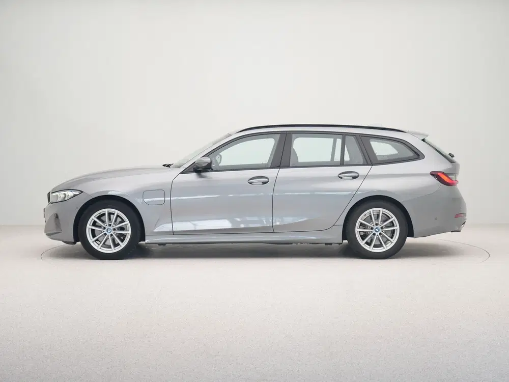 BMW 3-serie 320e Touring Accu conditie 100% (bj 2023) uit 2023, foto 11
