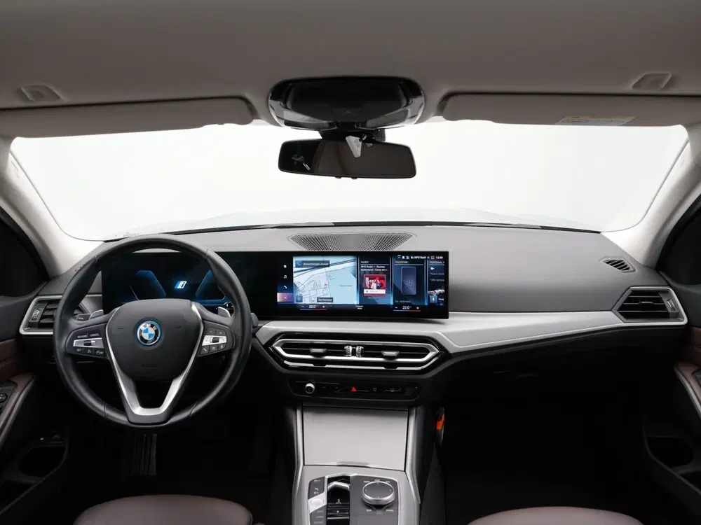 BMW 3-serie 320e Touring Accu conditie 100% (bj 2023) uit 2023, foto 12