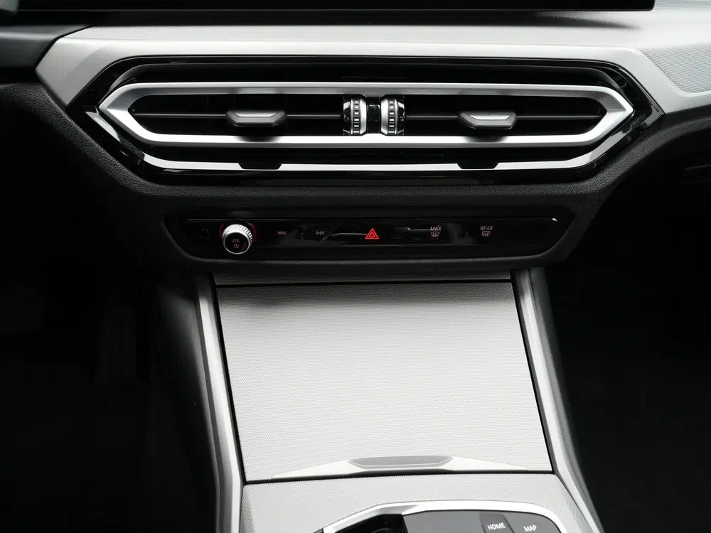 BMW 3-serie 320e Touring Accu conditie 100% (bj 2023) uit 2023, foto 13