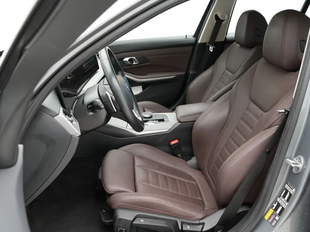 BMW 3-serie 320e Touring Accu conditie 100% (bj 2023) uit 2023, foto 4