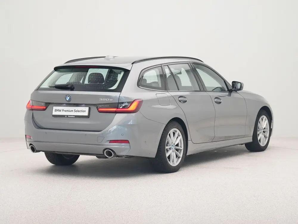 BMW 3-serie 320e Touring Accu conditie 100% (bj 2023) uit 2023, foto 8