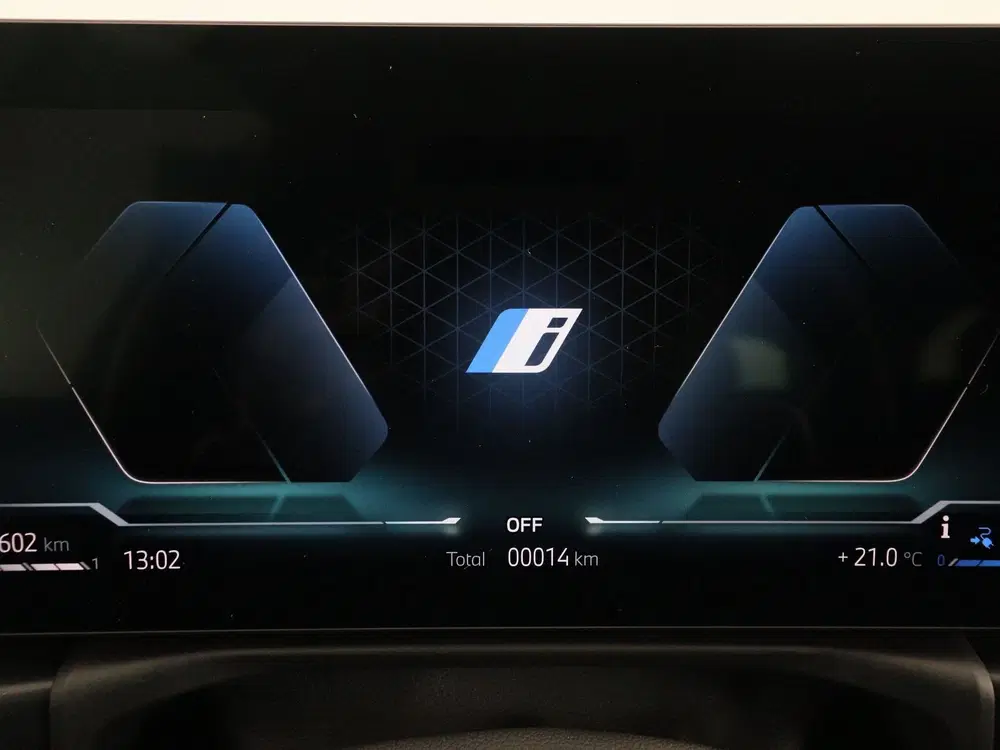 BMW 3-serie 330e Touring M Sport uit 2026, foto 15