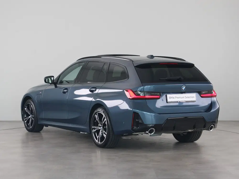 BMW 3-serie 330e Touring M Sport uit 2026, foto 7