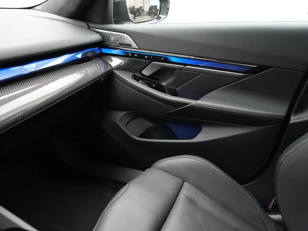 BMW M5 Sedan SoH 100% (bj 2025 uit 2025, foto 15