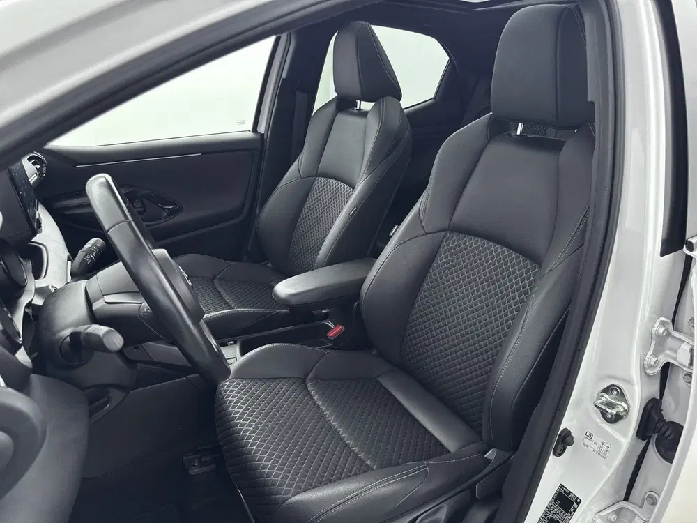 Toyota Yaris 1.5 Hybrid Executive uit 2022, foto 14