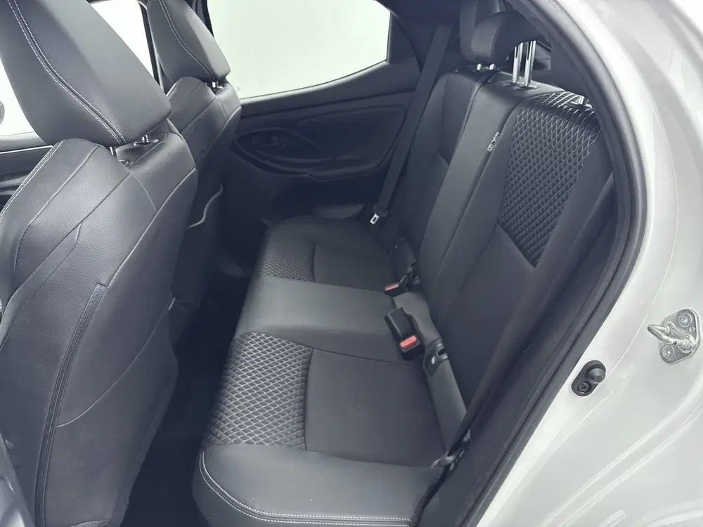 Toyota Yaris 1.5 Hybrid Executive uit 2022, foto 15