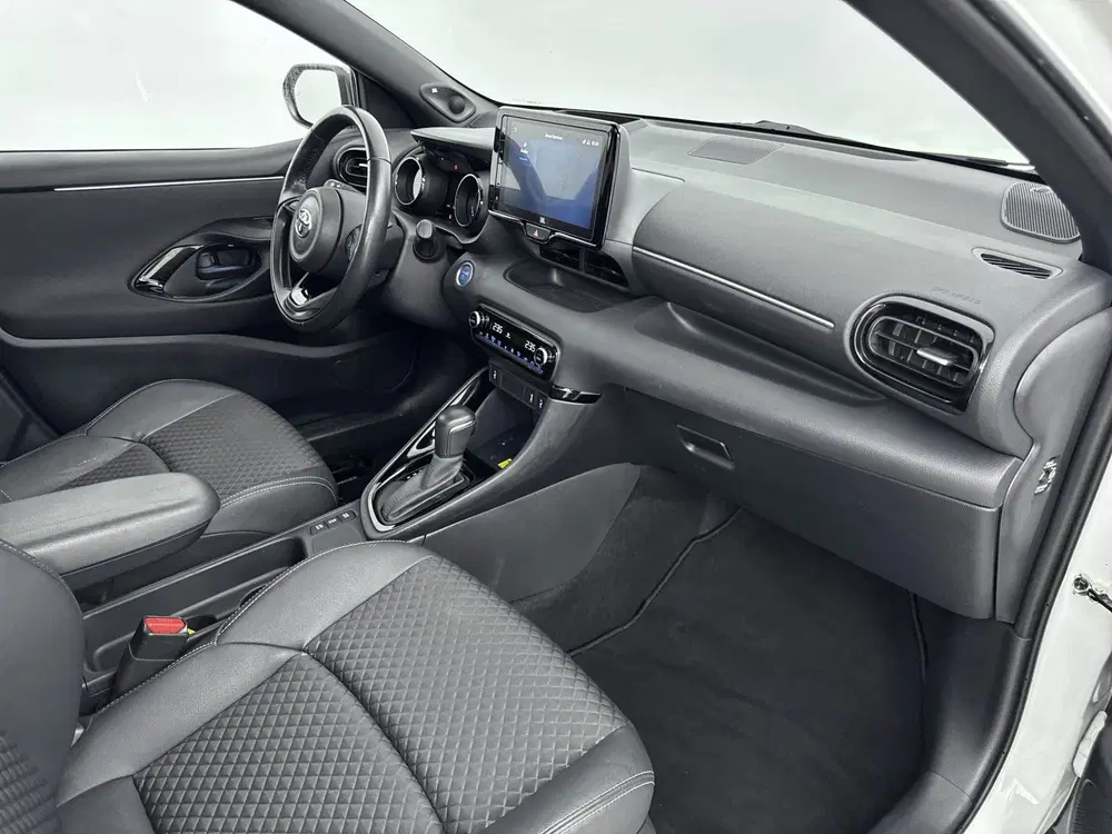 Toyota Yaris 1.5 Hybrid Executive uit 2022, foto 6