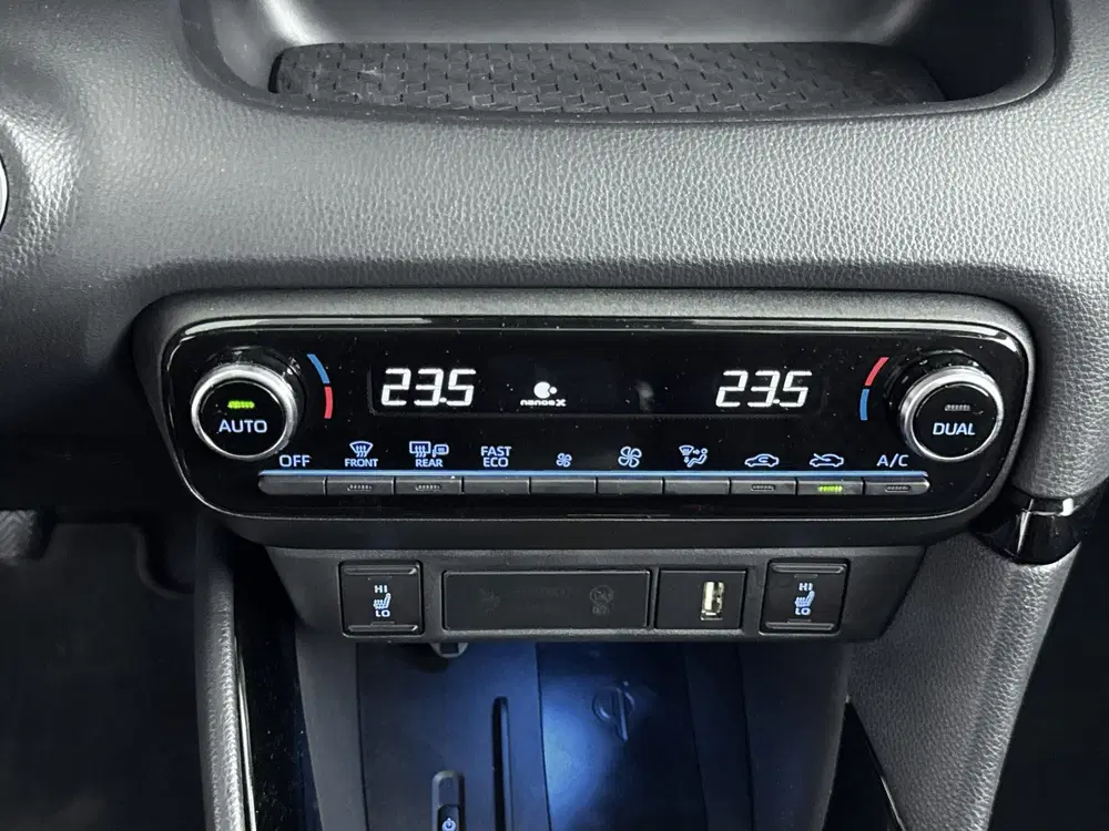 Toyota Yaris 1.5 Hybrid Executive uit 2022, foto 8