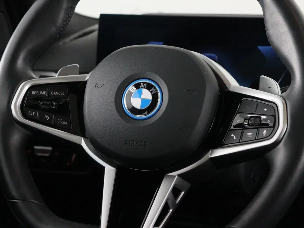 BMW 3-serie 330e Touring M-Sport uit 2025, foto 15