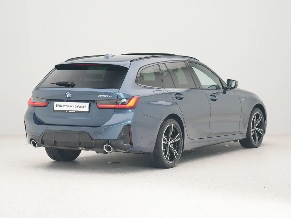 BMW 3-serie 330e Touring M-Sport uit 2025, foto 10