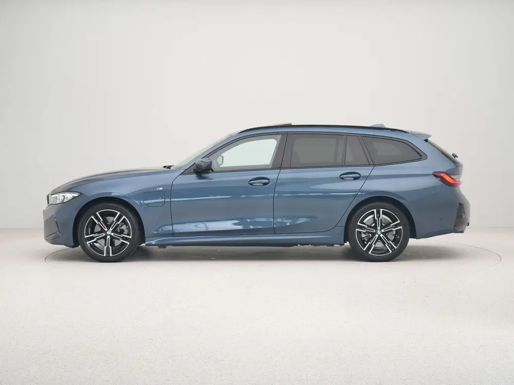 BMW 3-serie 330e Touring M-Sport uit 2025, foto 13