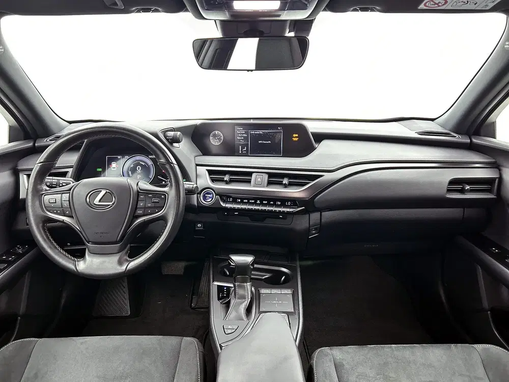 Lexus UX 250h Preference Line uit 2022, foto 4
