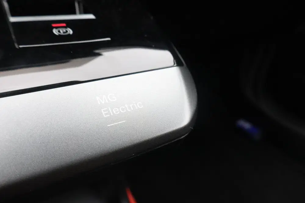 MG MG4 Luxury 64 kWh uit 2023, foto 15