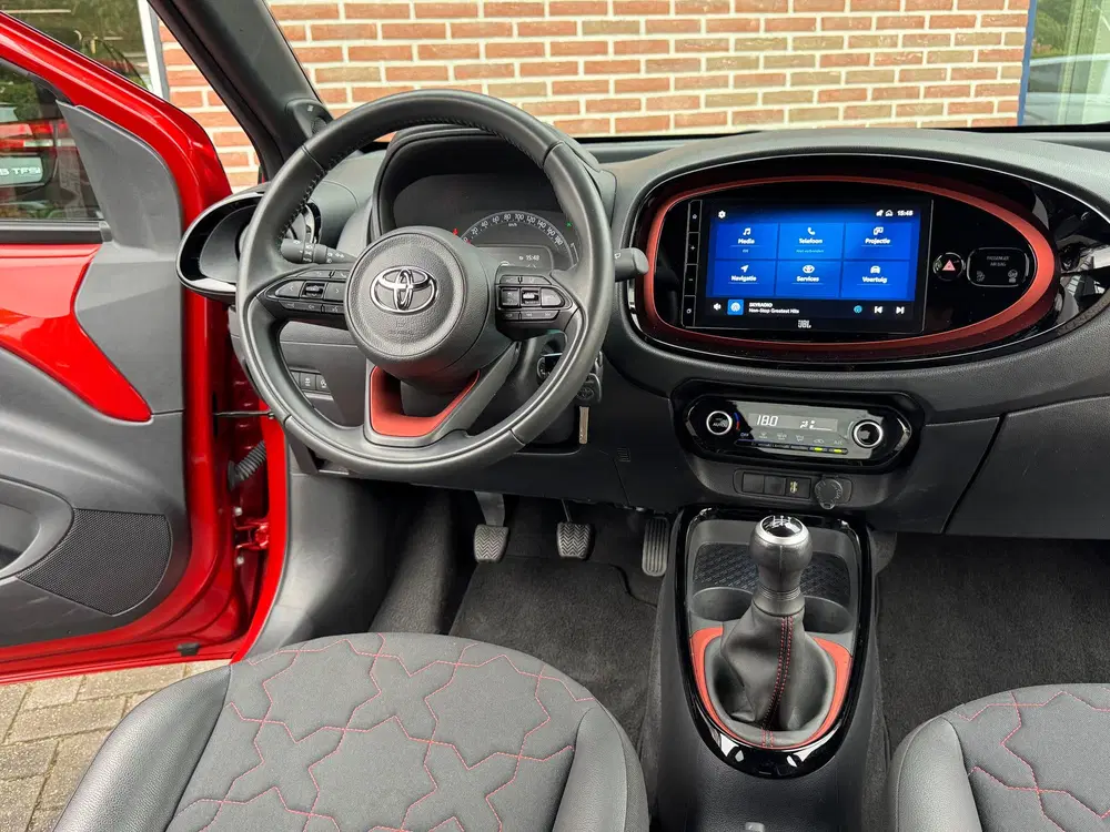 Toyota Aygo X 1.0 VVT-i uit 2022, foto 3