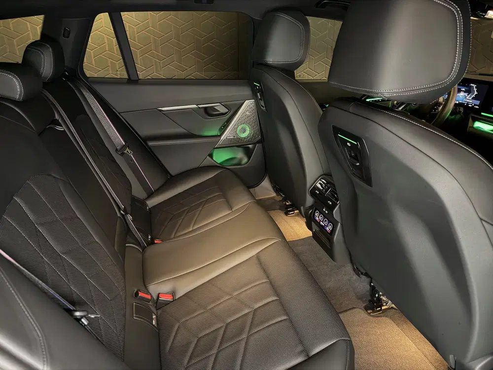BMW i5 eDrive40 M Sport uit 2024, foto 14