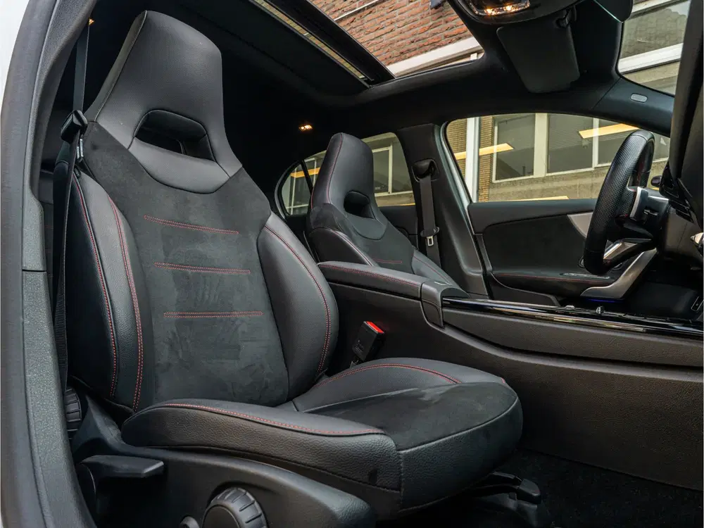 Mercedes-Benz A-Klasse 250 e AMG Line PANO CAMERA 19 INCH MU uit 2023, foto 4
