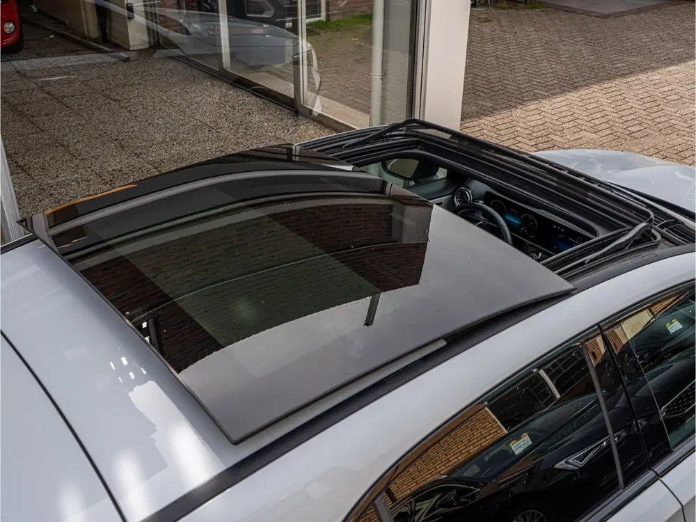 Mercedes-Benz A-Klasse 250 e AMG Line PANO CAMERA 19 INCH MU uit 2023, foto 6
