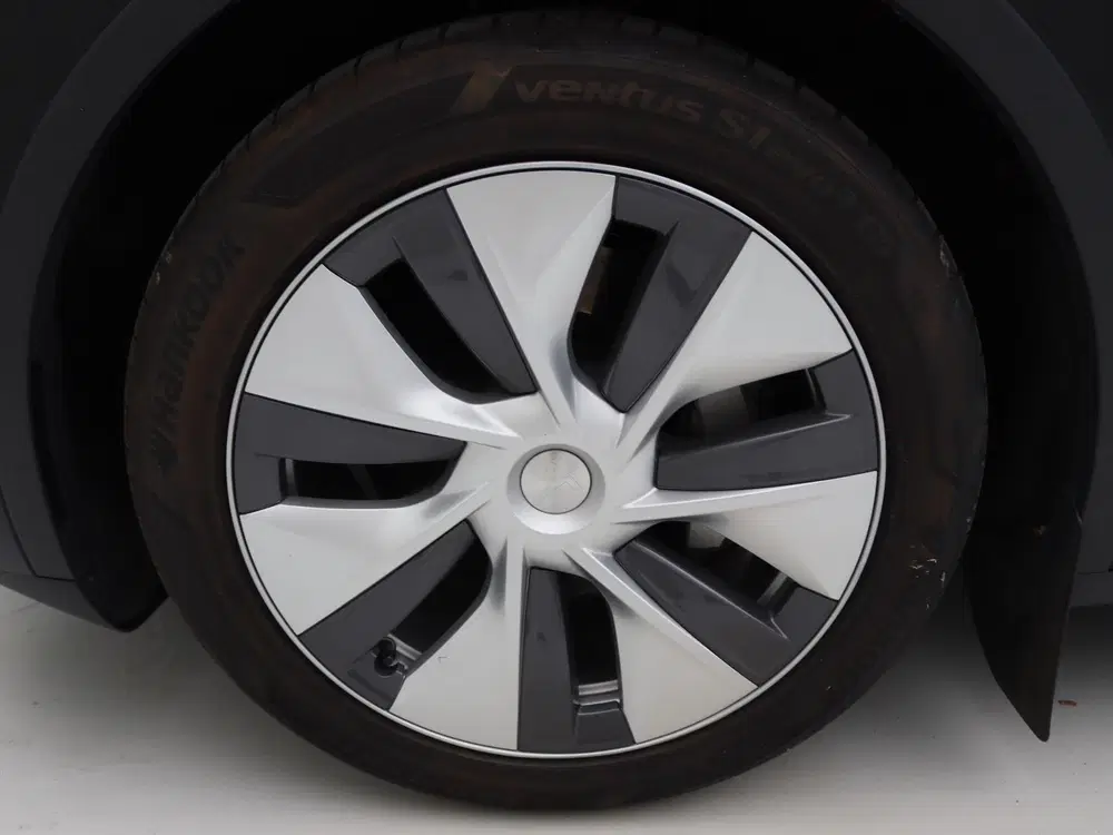 Tesla Model Y Long Range AWD 75kWh 351pk 93.7% SoH [ AMD uit 2023, foto 13