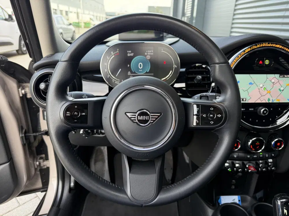 Mini Cooper 1.5 Cooper Pano uit 2023, foto 11
