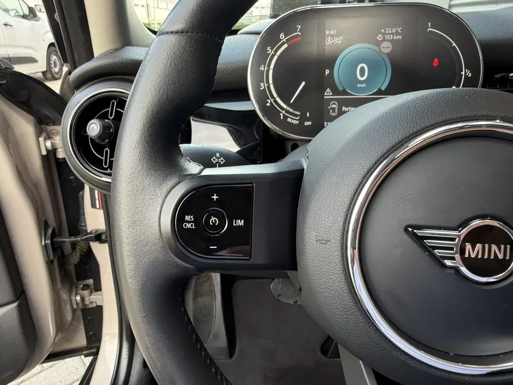 Mini Cooper 1.5 Cooper Pano uit 2023, foto 12