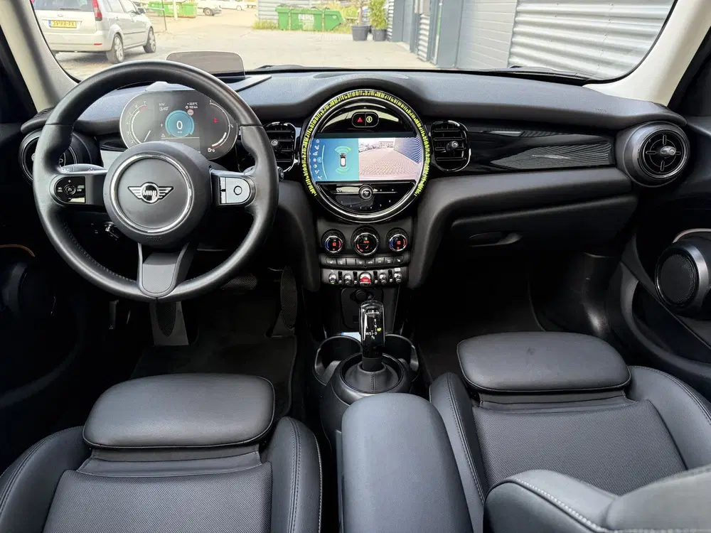 Mini Cooper 1.5 Cooper Pano uit 2023, foto 6
