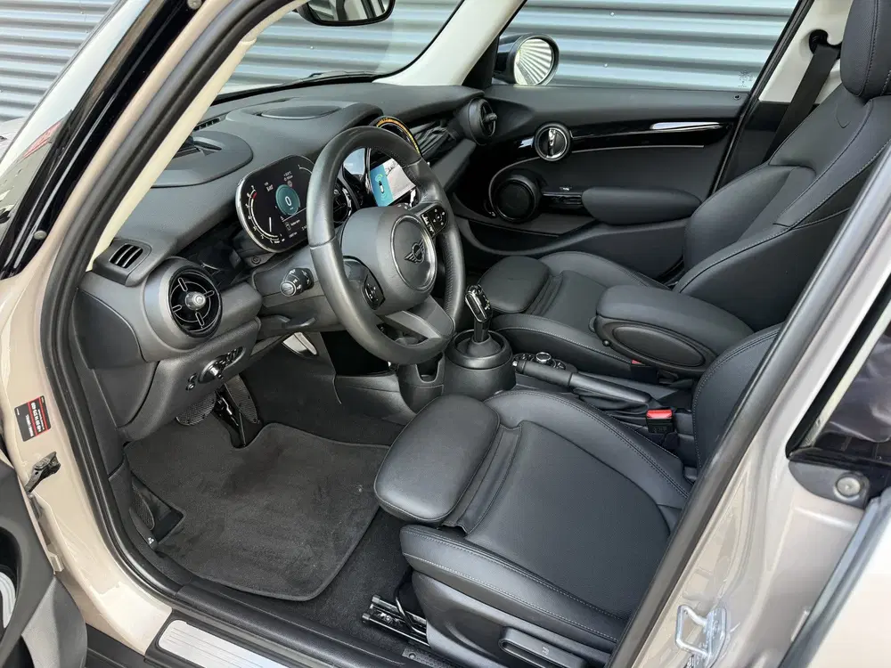 Mini Cooper 1.5 Cooper Pano uit 2023, foto 7