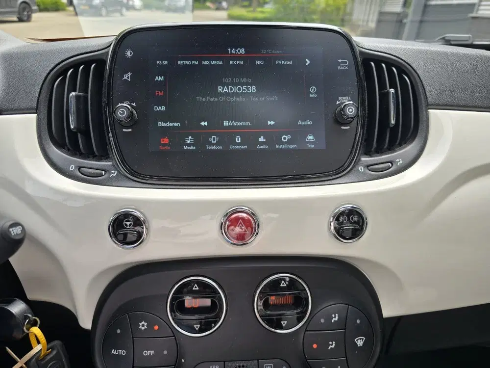 Fiat 500 c1.0 Hybrid Dolcevita (bj 2022) uit 2022, foto 13