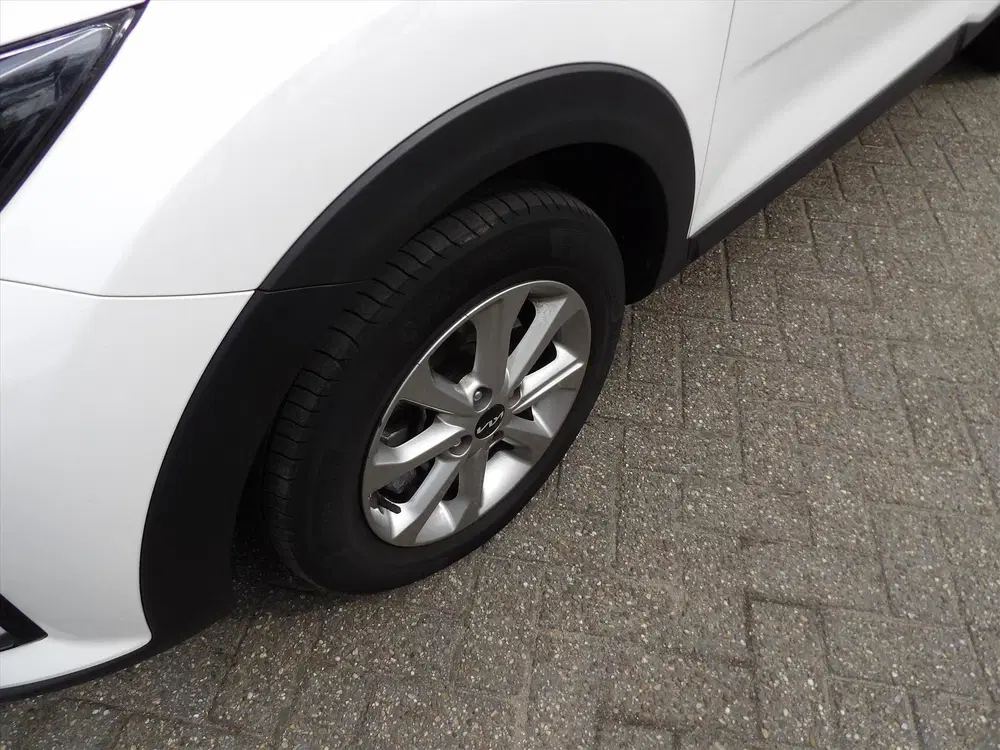 Kia Stonic 1.0 Turbo MHEV DynamicLine 22.000km Org. N uit 2024, foto 9