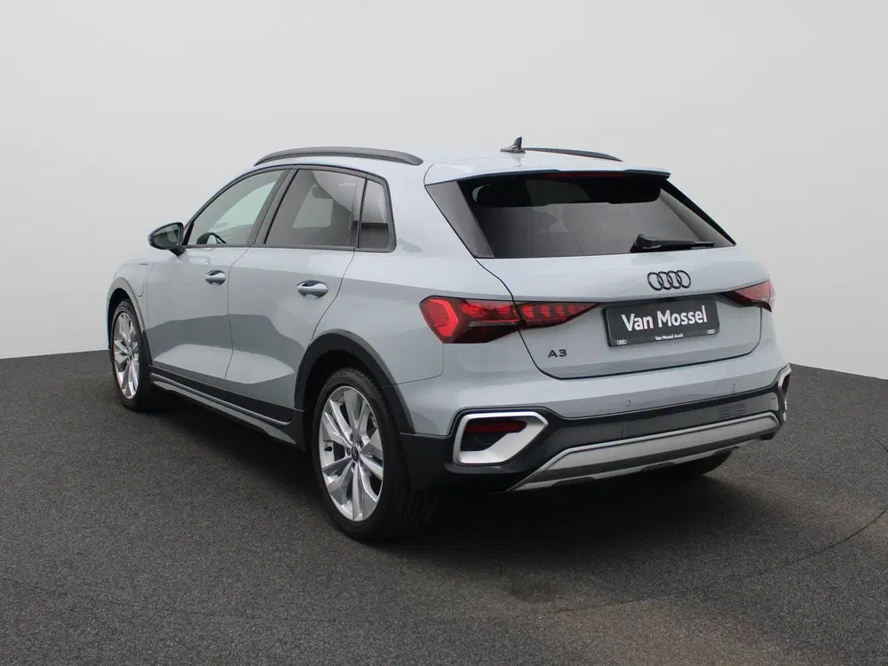 Audi A3 40 TFSI e Advanced edition 204 PK uit 2025, foto 2