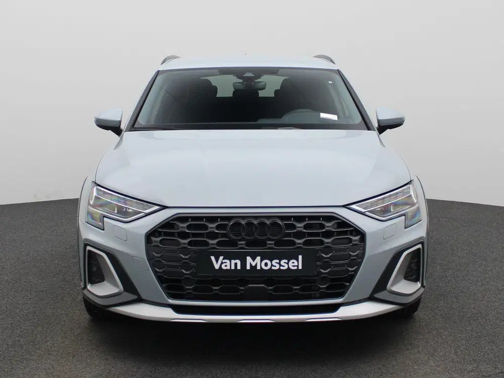 Audi A3 40 TFSI e Advanced edition 204 PK uit 2025, foto 3