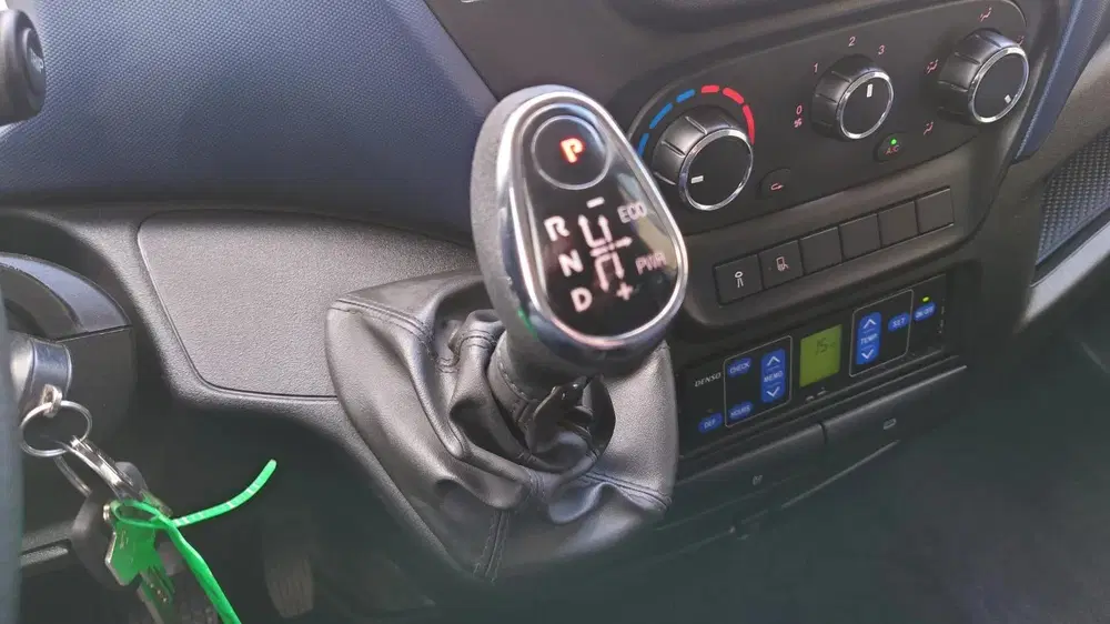 Iveco Daily 35C18 HIMATIC KOEL VRIES AUTO uit 2020, foto 13